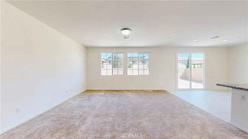 12592 Ojo Caliente Street, Victorville, California 92392