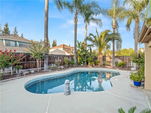 2410 E Richmond Avenue, Fresno, California 93720