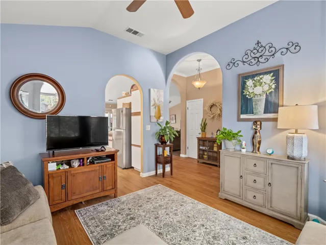 2410 E Richmond Avenue, Fresno, California 93720