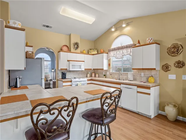 2410 E Richmond Avenue, Fresno, California 93720