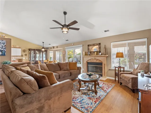 2410 E Richmond Avenue, Fresno, California 93720