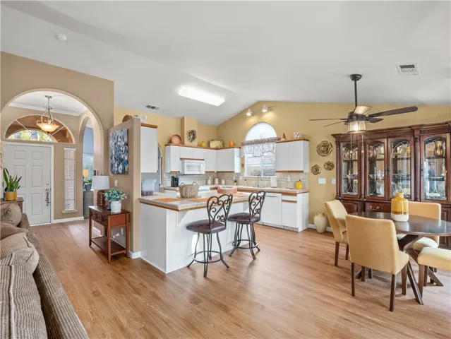 2410 E Richmond Avenue, Fresno, California 93720