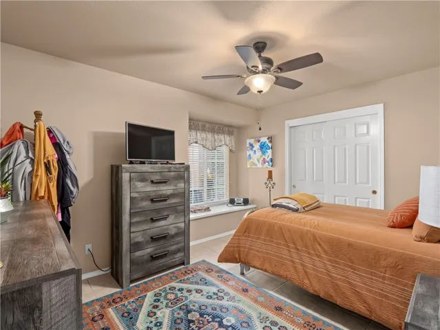 2410 E Richmond Avenue, Fresno, California 93720
