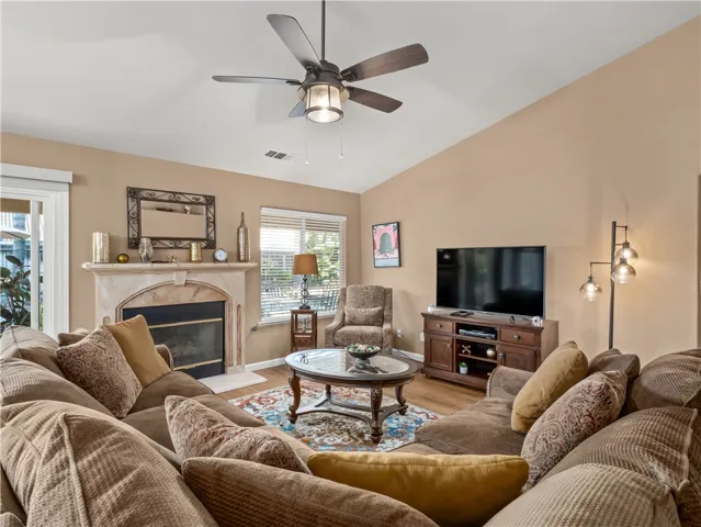 2410 E Richmond Avenue, Fresno, California 93720