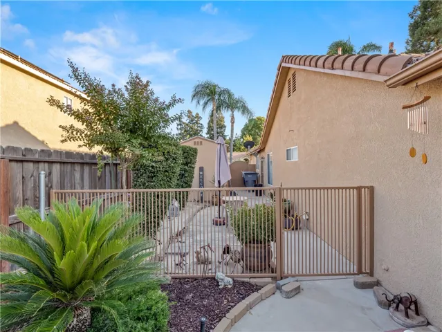 2410 E Richmond Avenue, Fresno, California 93720
