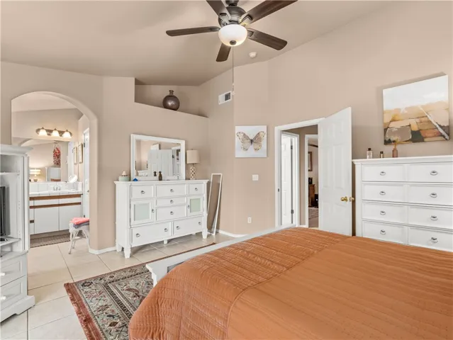 2410 E Richmond Avenue, Fresno, California 93720