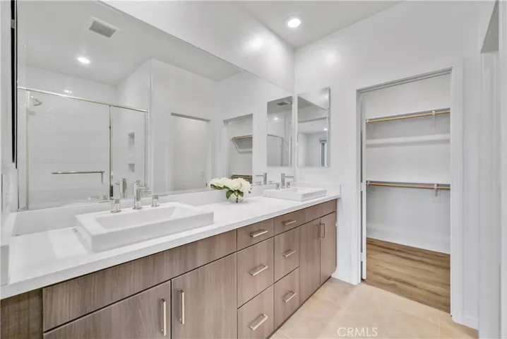 252 Harringay, Irvine, California 92618
