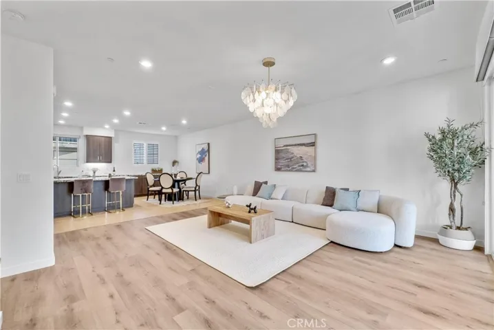 252 Harringay, Irvine, California 92618