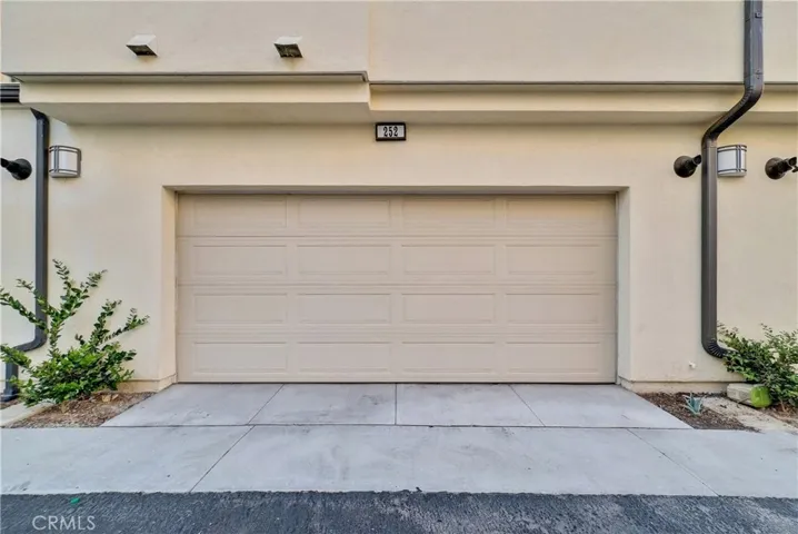 252 Harringay, Irvine, California 92618