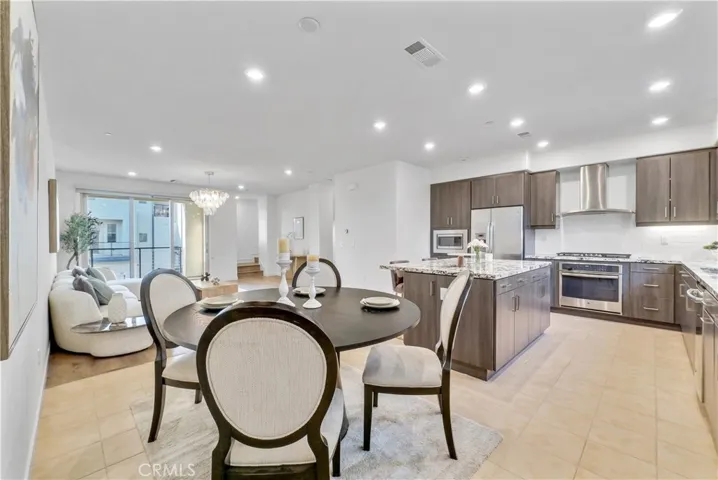 252 Harringay, Irvine, California 92618