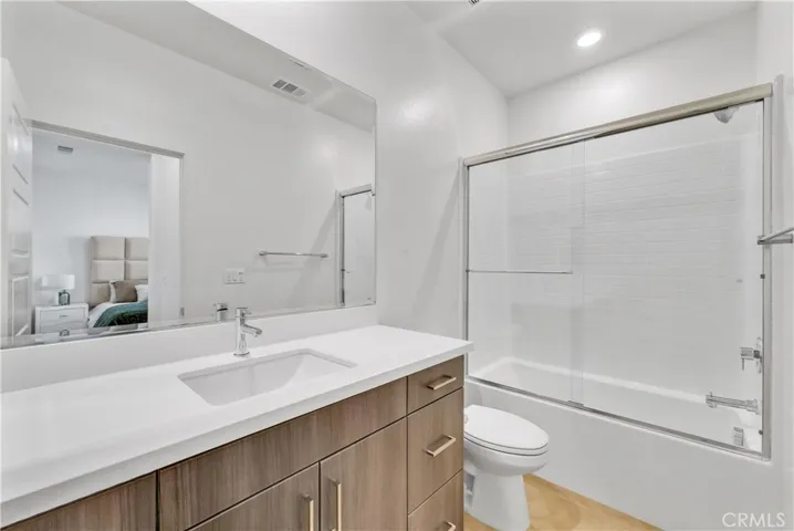 252 Harringay, Irvine, California 92618