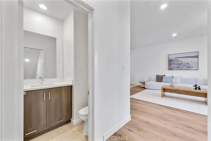 252 Harringay, Irvine, California 92618