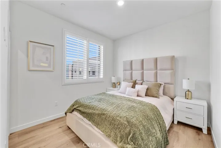252 Harringay, Irvine, California 92618