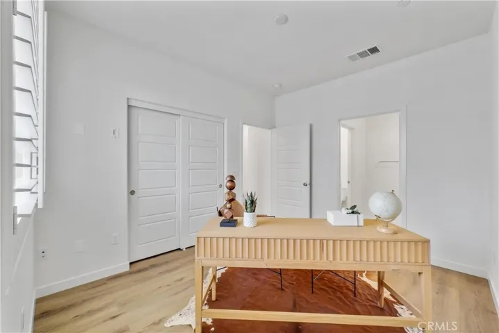 252 Harringay, Irvine, California 92618