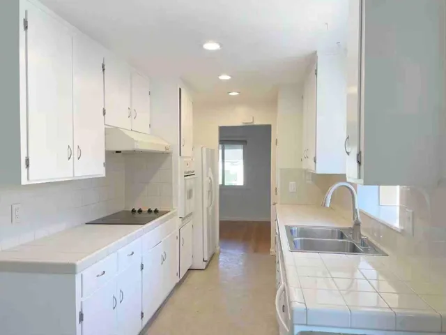 1137 Derbyshire Drive, Cupertino, California 95014