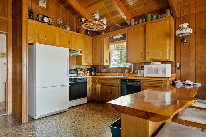 30730 Knoll View Drive, Running Springs, California 92382