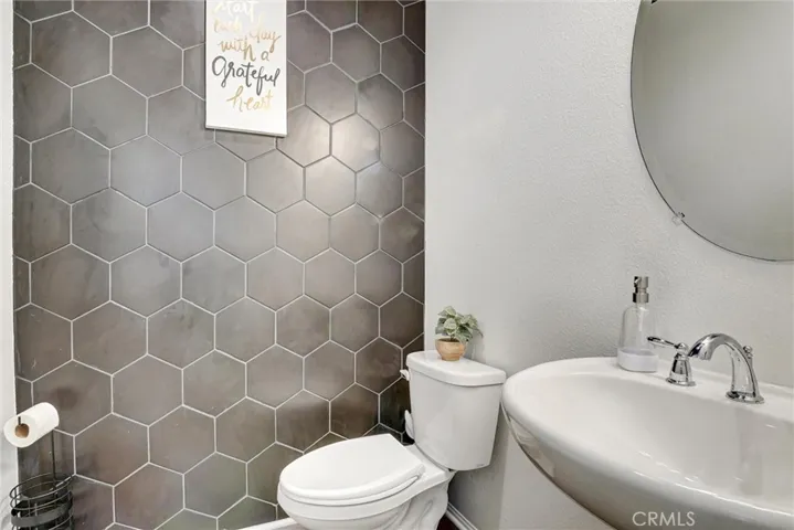 11243 N Alta Avenue, Mission Hills (san Fernando), California 91345