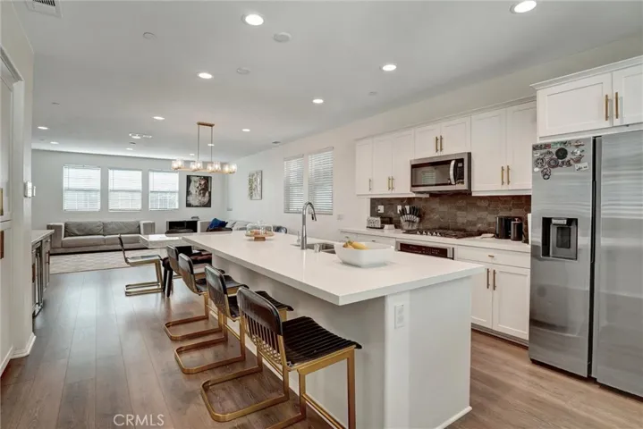 11243 N Alta Avenue, Mission Hills (san Fernando), California 91345