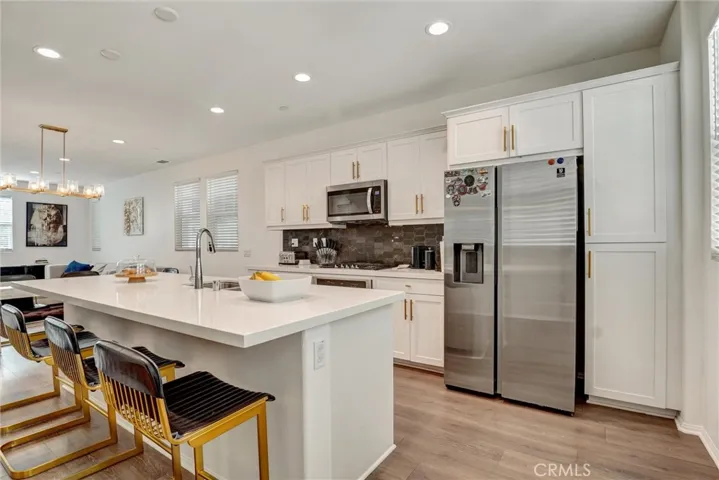11243 N Alta Avenue, Mission Hills (san Fernando), California 91345