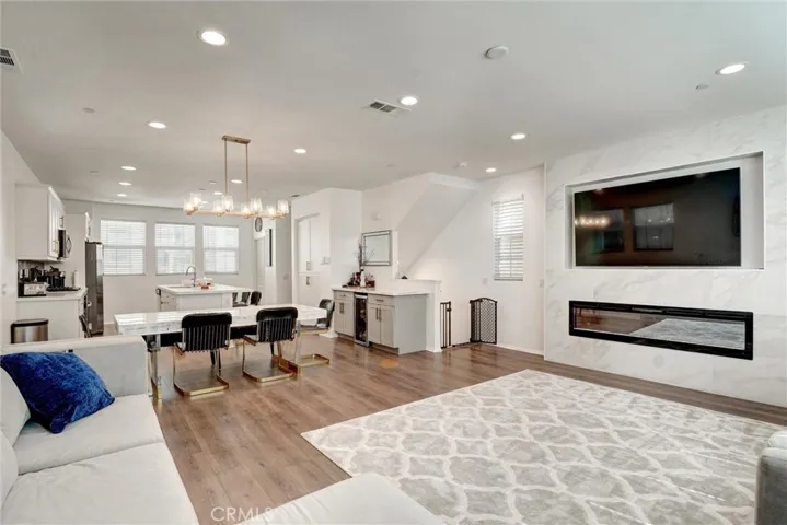 11243 N Alta Avenue, Mission Hills (san Fernando), California 91345