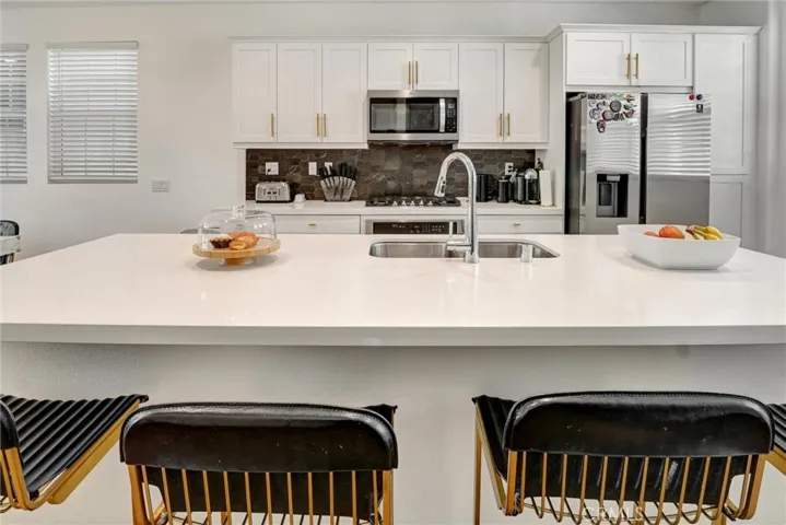 11243 N Alta Avenue, Mission Hills (san Fernando), California 91345