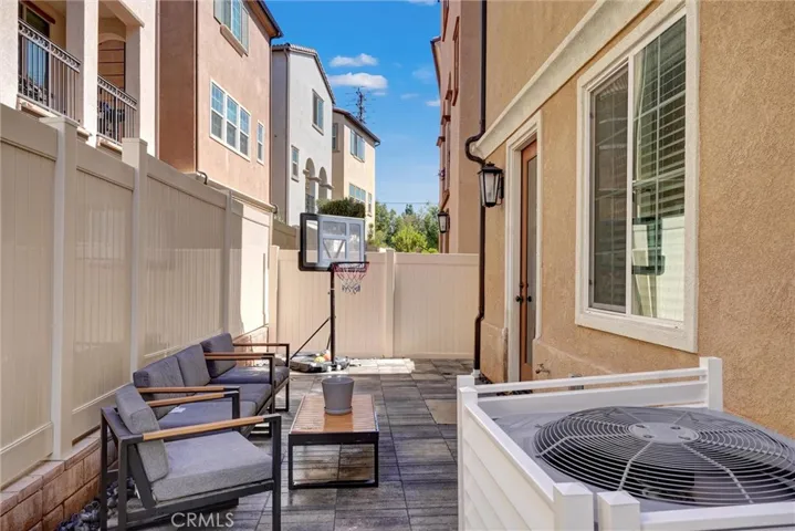 11243 N Alta Avenue, Mission Hills (san Fernando), California 91345
