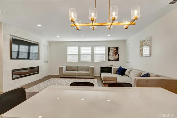 11243 N Alta Avenue, Mission Hills (san Fernando), California 91345