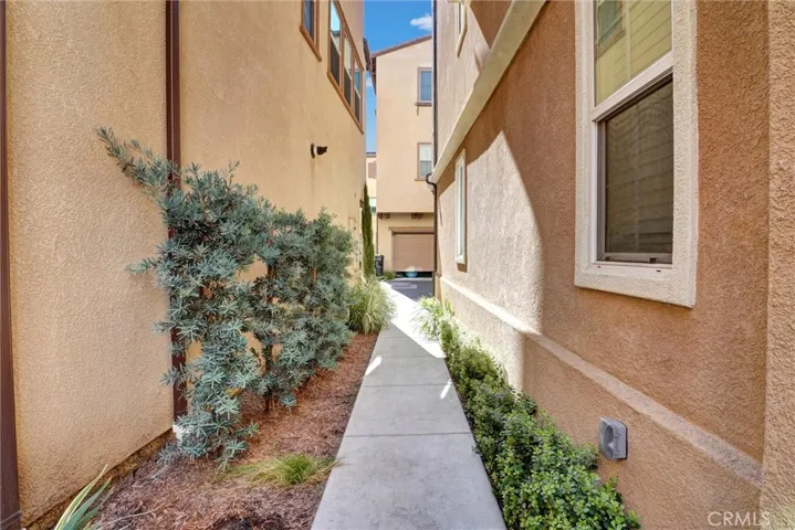 11243 N Alta Avenue, Mission Hills (san Fernando), California 91345