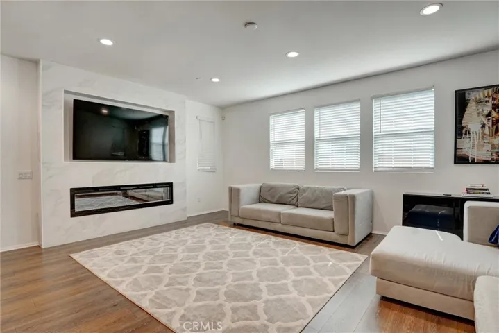11243 N Alta Avenue, Mission Hills (san Fernando), California 91345