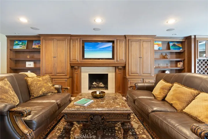 2030 Leeward Lane, Newport Beach, California 92660