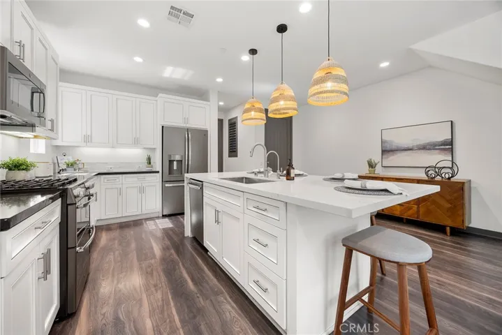 260 Finch, Lake Forest, California 92630