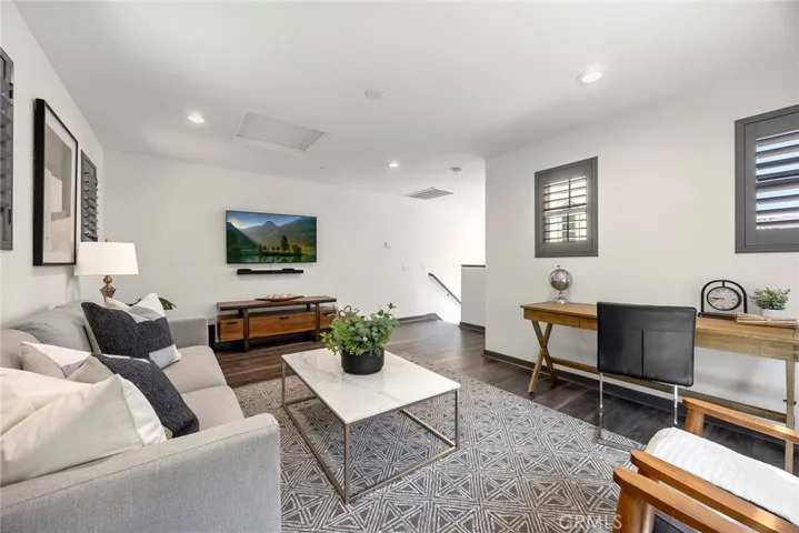 260 Finch, Lake Forest, California 92630