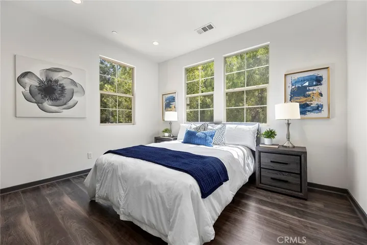 260 Finch, Lake Forest, California 92630
