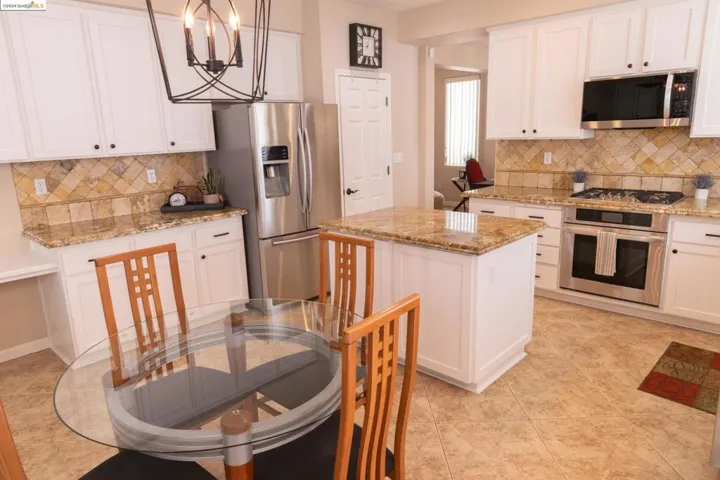 980 Palmer Cir, Folsom, California 95630