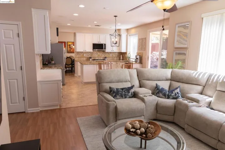 980 Palmer Cir, Folsom, California 95630