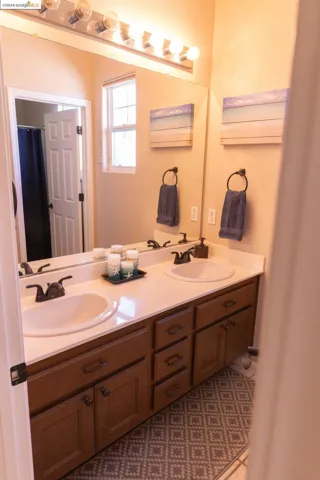 980 Palmer Cir, Folsom, California 95630