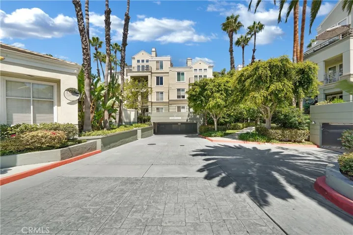 2243 Martin 110, Irvine, California 92612