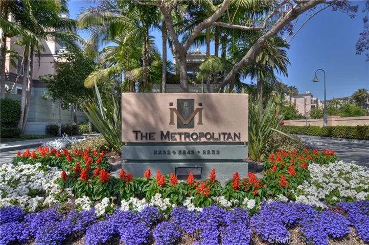 2243 Martin 110, Irvine, California 92612