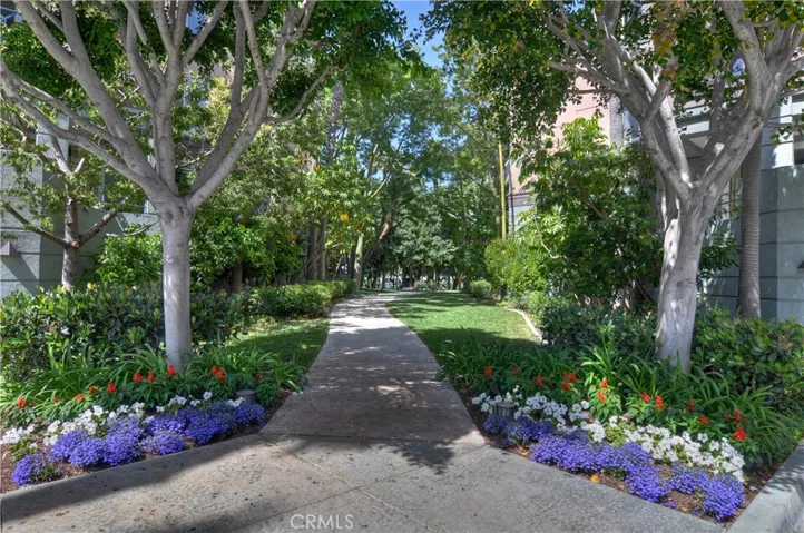 2243 Martin 110, Irvine, California 92612