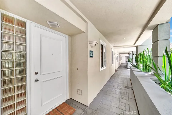 2243 Martin 110, Irvine, California 92612
