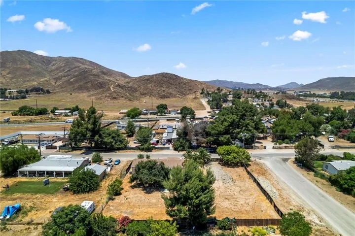 33245 9th St, Winchester, California 92596