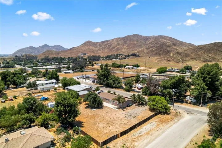 33245 9th St, Winchester, California 92596