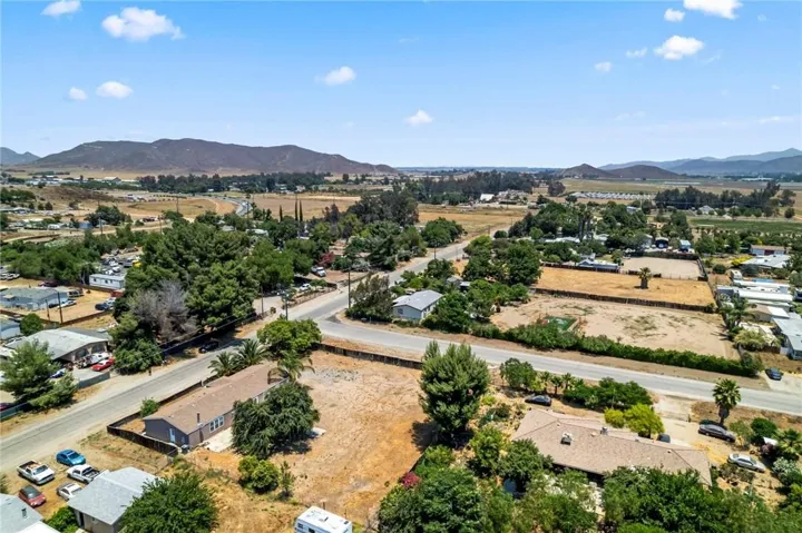 33245 9th St, Winchester, California 92596