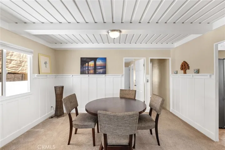 63 9th St: 2bd/1ba cottage