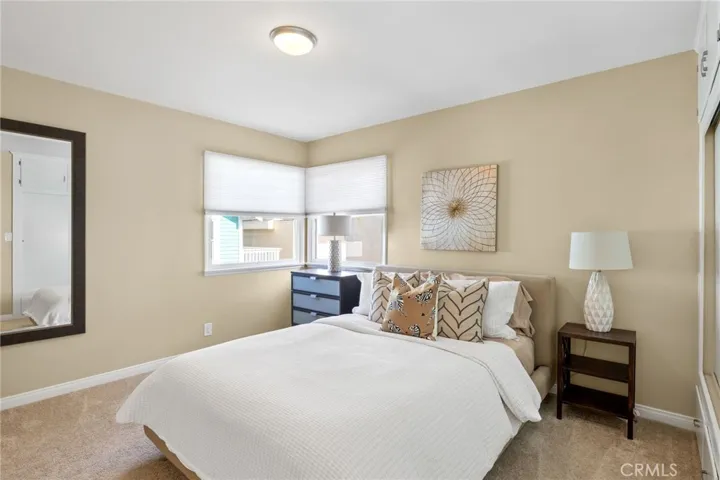 58 10th Ct #A (upper level): 1bd/1ba