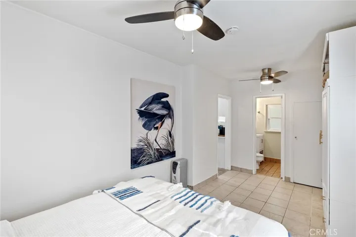 58 10th Ct #B (ground level): 1bd/1ba