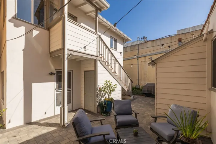 Courtyard for rear units