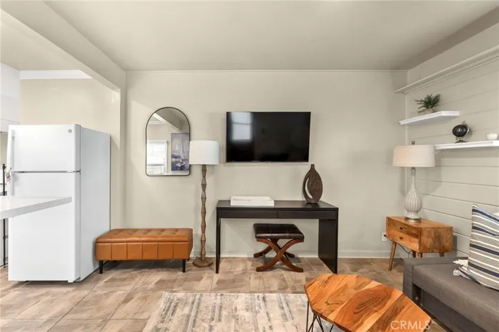 58 10th Ct #B (ground level): 1bd/1ba