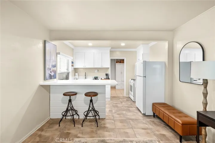58 10th Ct #B (ground level): 1bd/1ba