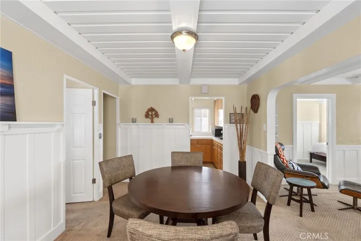 63 9th St: 2bd/1ba cottage